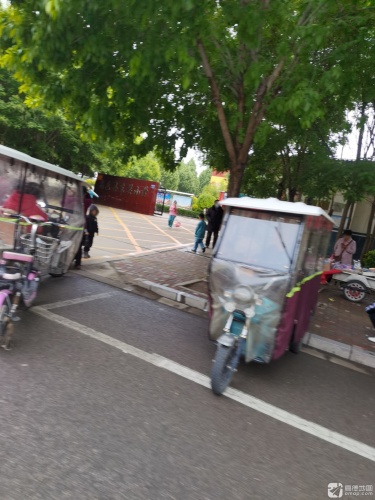 高邑县东关小学