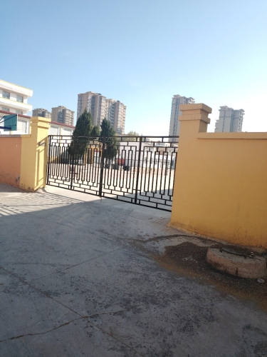 栾城镇中心小学