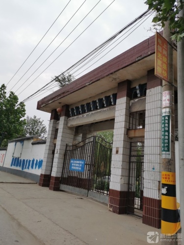 郝庄学区西东门中学