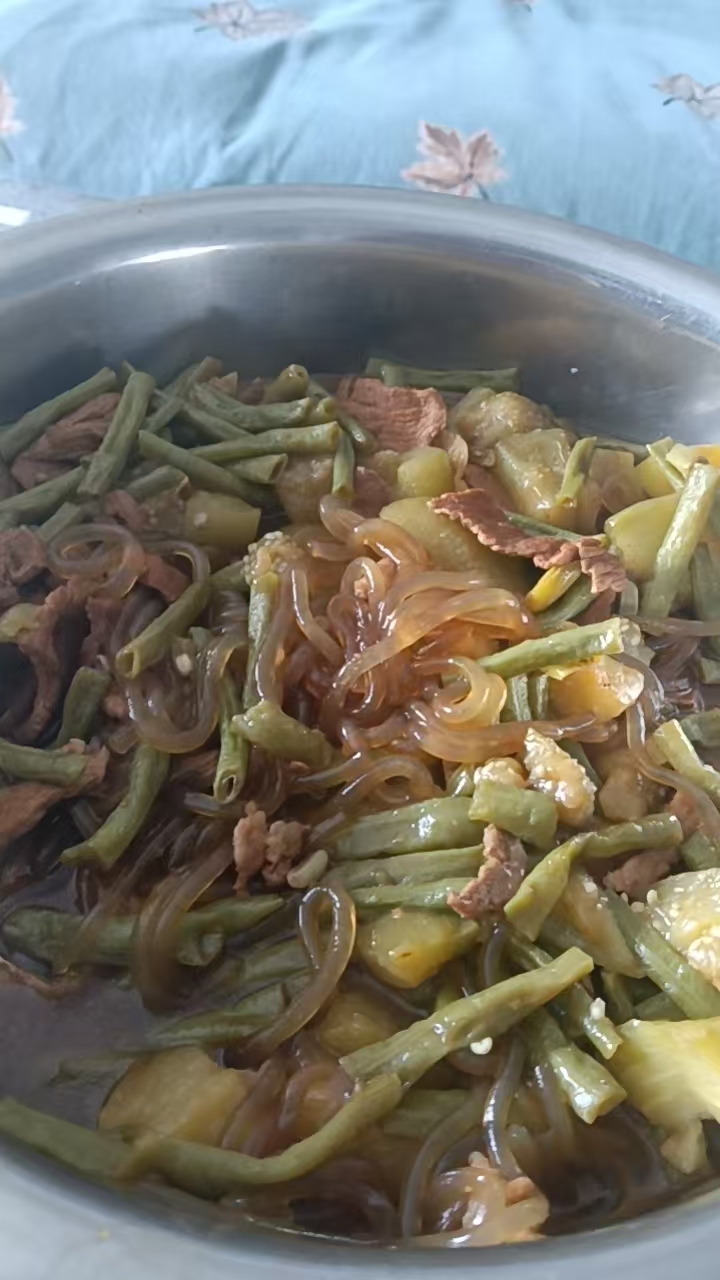 胡杨树大盘鸡(一中小区店)
