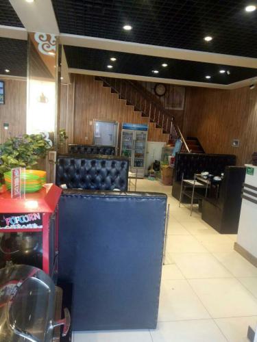 渝新干锅辣鸭头(平山分店)