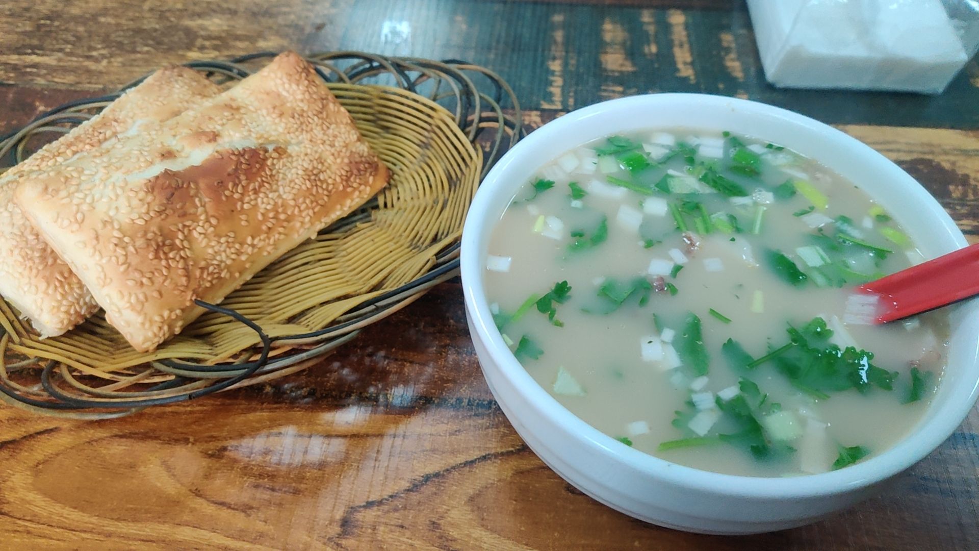 王记羊汤缸炉烧饼