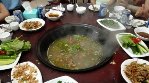 农家大骨贴饼子