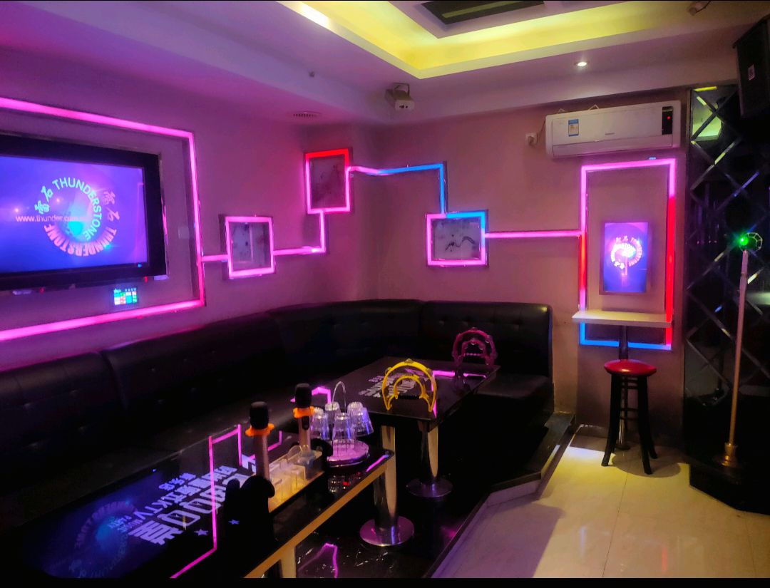 御街QQ堂时尚量贩式KTV(新乐店)