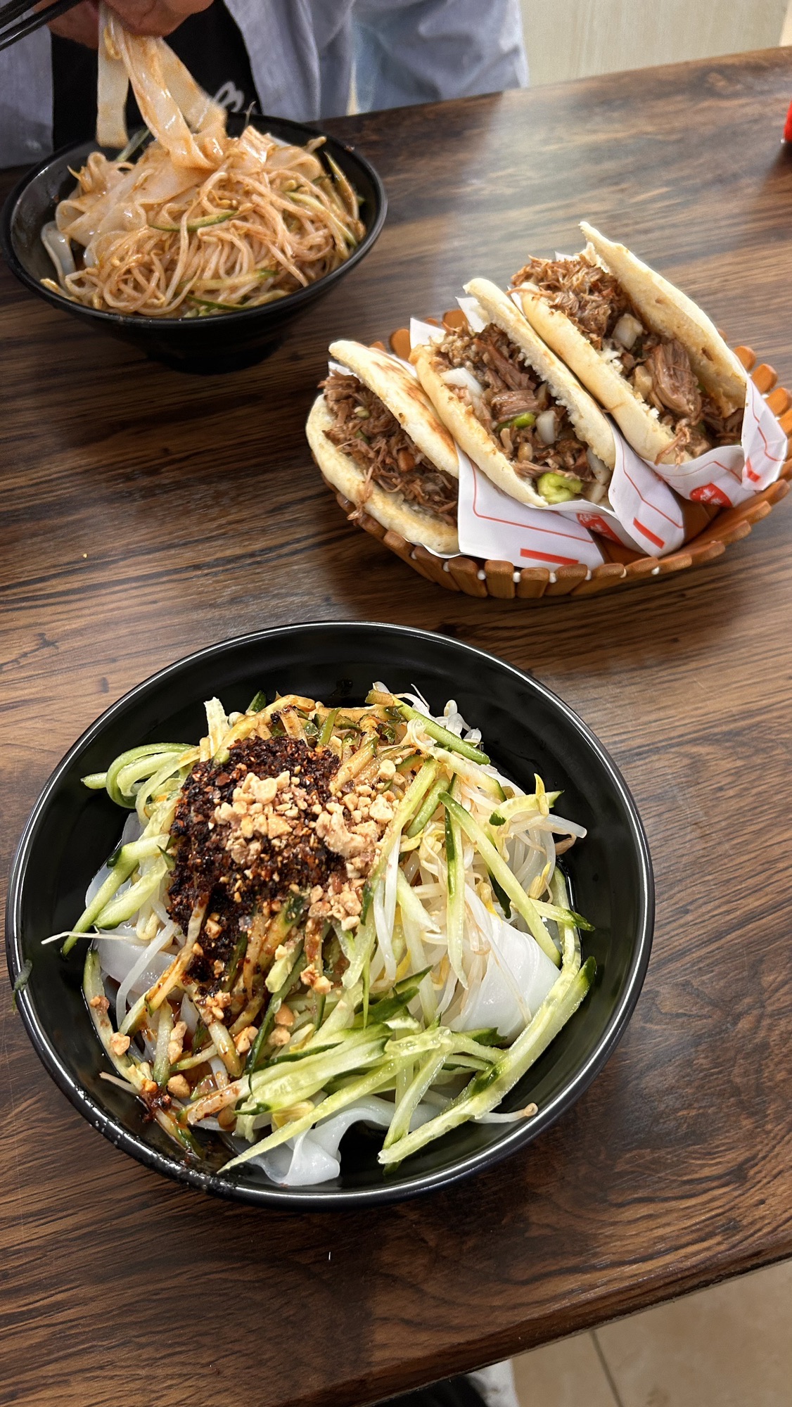 阿霞米皮凉皮肉夹馍