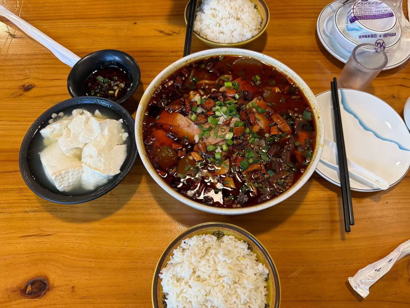 豆花饭老重庆菜馆(城角街店)