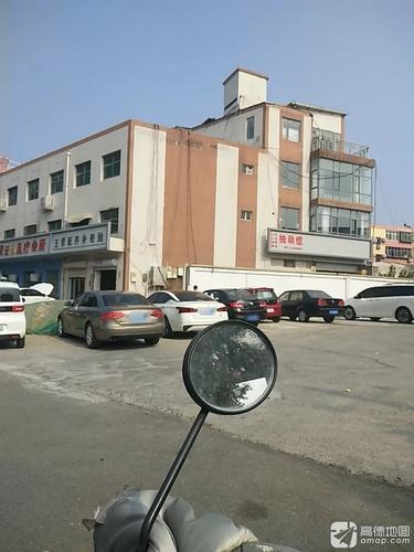 王哲配件补轮胎