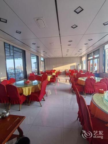 西柏坡红泽酒楼民宿(西伯坡纪念馆店)
