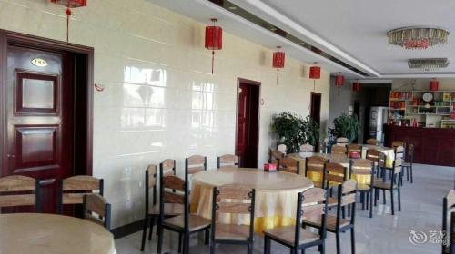 平山青杨树酒店