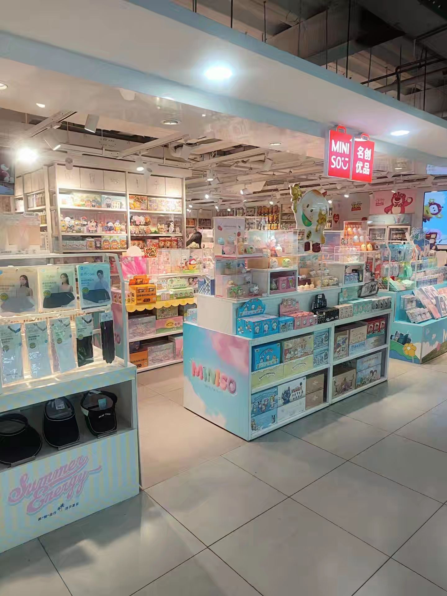 名创优品(河北石家庄新百店)