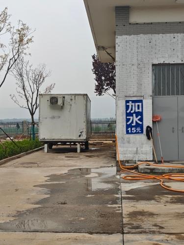 石家庄西服务区加水站