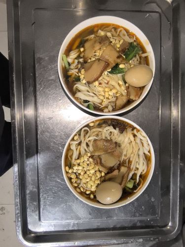酱大骨手擀面