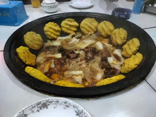 鑫农家东北铁锅炖