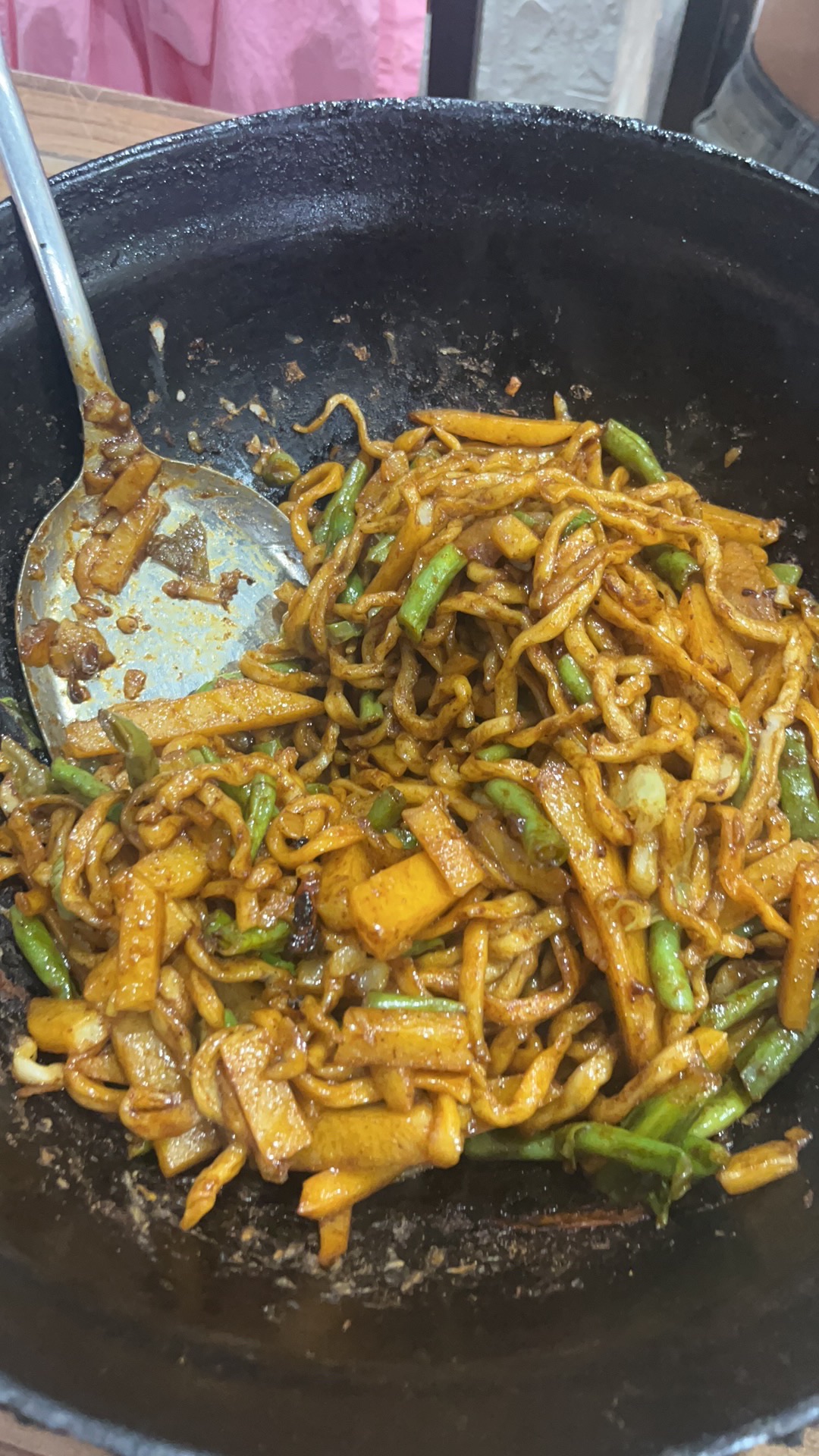 小磊铁锅焖面(六分店)