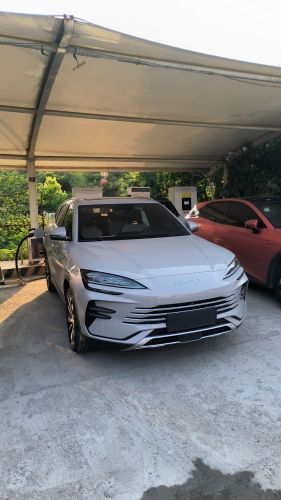 国家电网汽车充电站(河北省石家庄市鹿泉区鹿鼎美食苑院充电站)