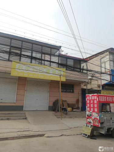 衣步到位女装直营店