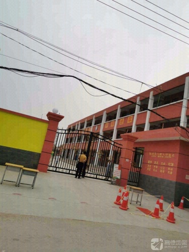 东罗尚小学