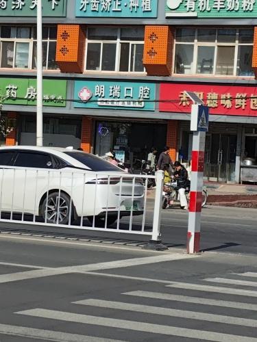 朗瑞口腔(龙泉花园店)