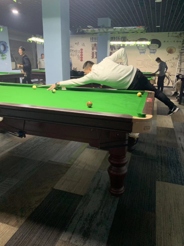 西白露台球俱乐部