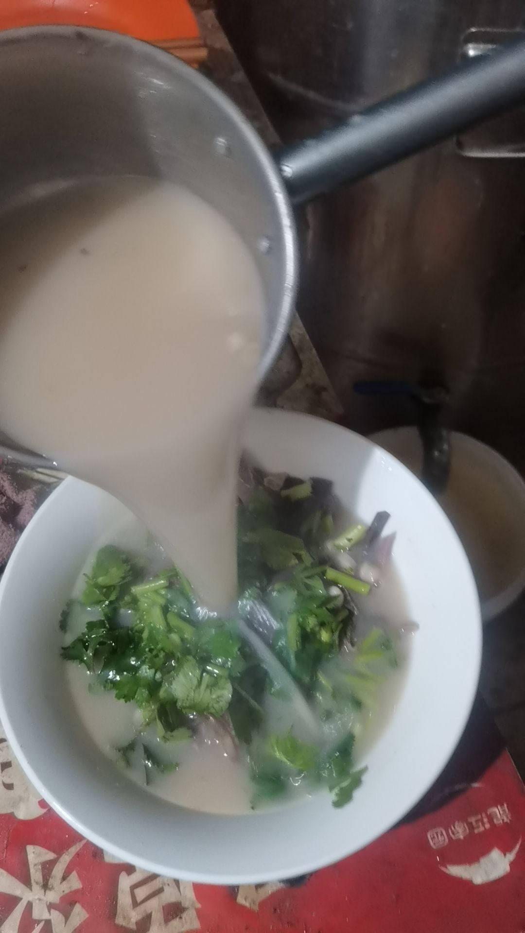 青同羊杂汤腌肉面