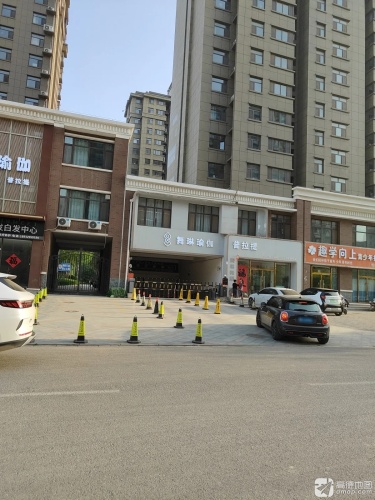 舞琳瑜伽