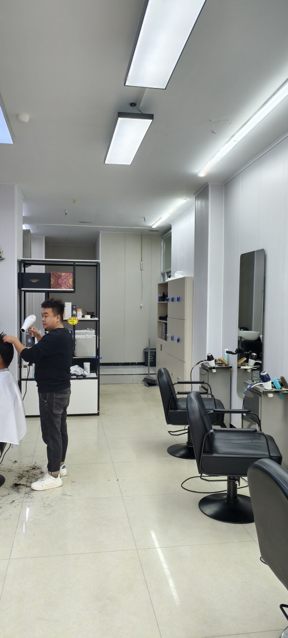 匠鑫造型(帝华·西部峰景店)