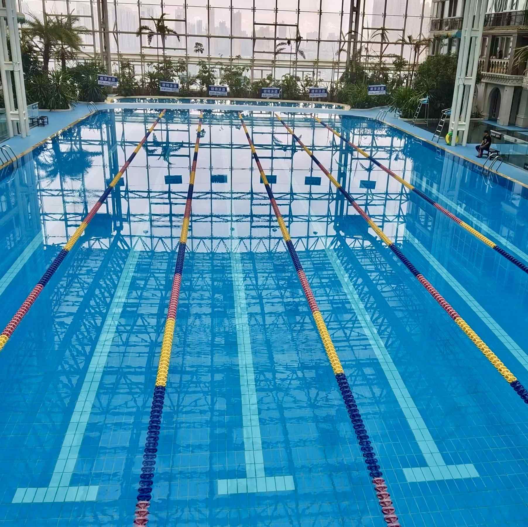 空中花园游泳健身中心