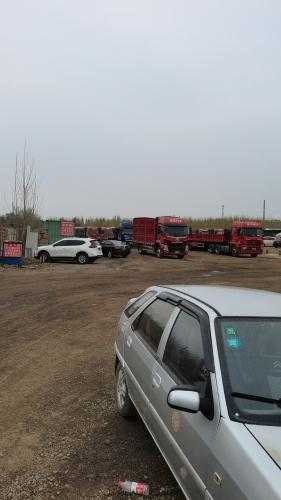 兴运汽车服务.停车场洗车