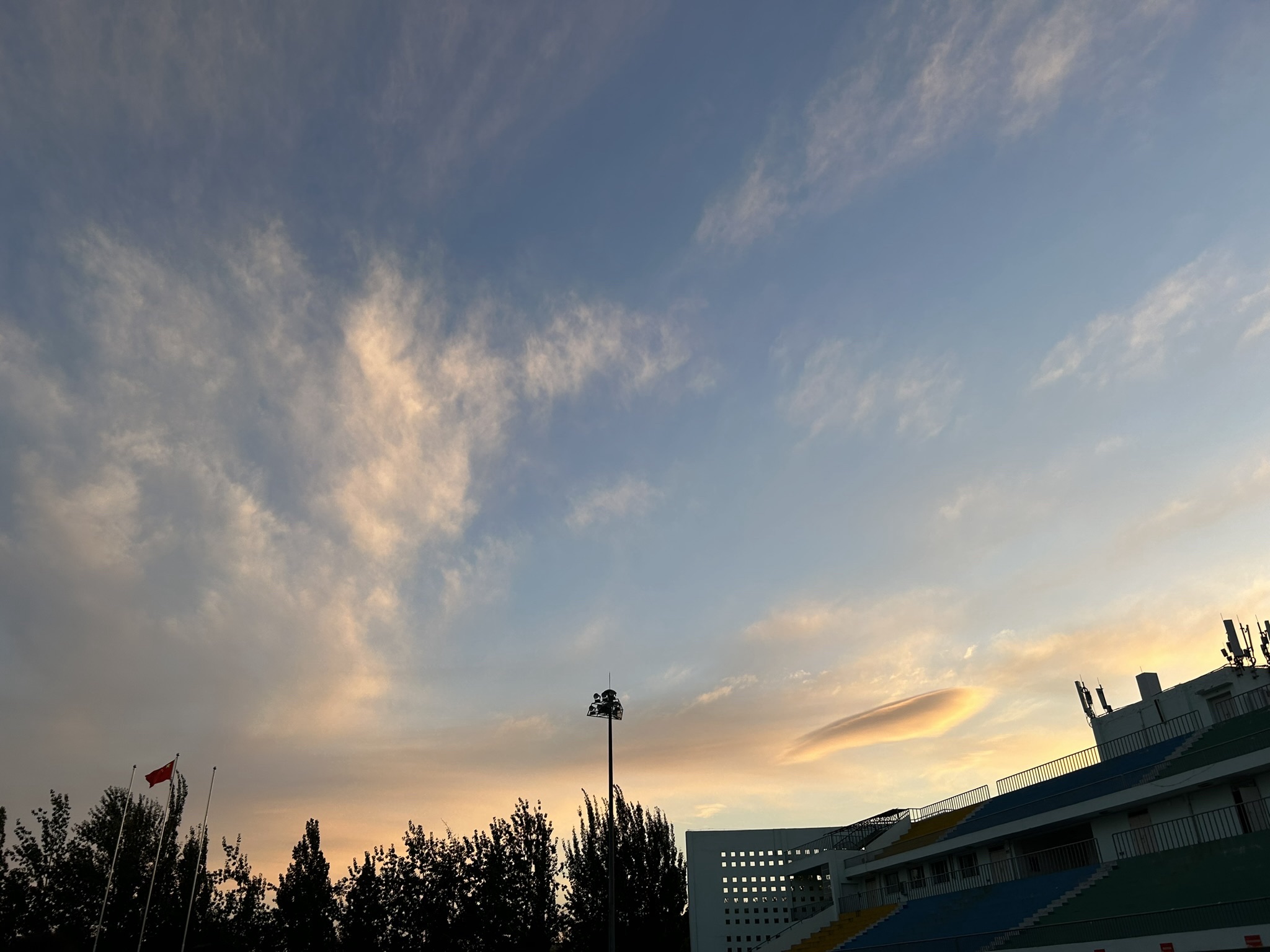 河北科技大学东体育场