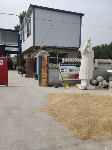 新乐市雨刚雕塑加工厂