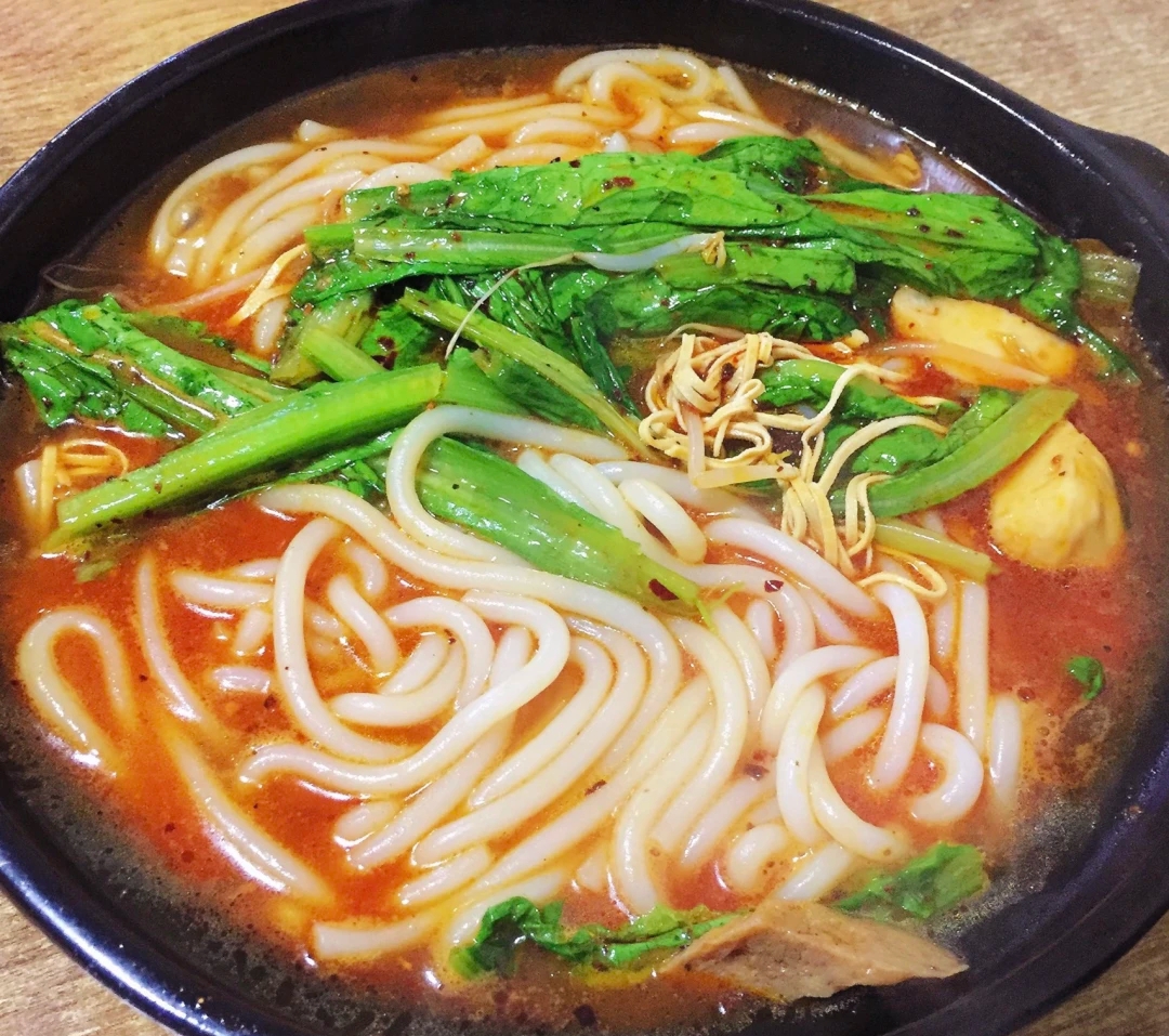 亮昱云南过桥米线(新鼎华府店)