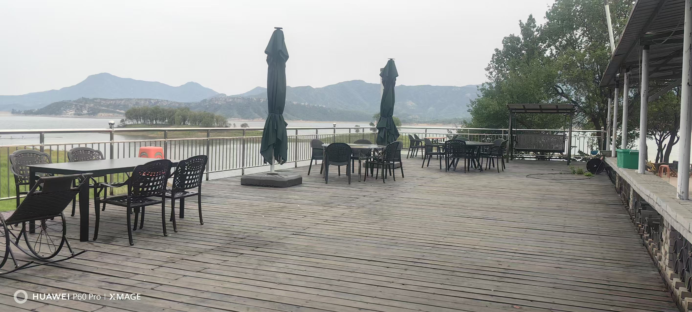 湖畔庭院(烧烤炖菜)