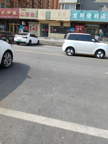 龙利便利店