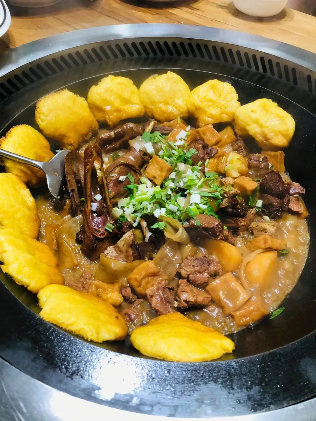 臻友圆东北铁锅炖家常菜(西悦华庭店)