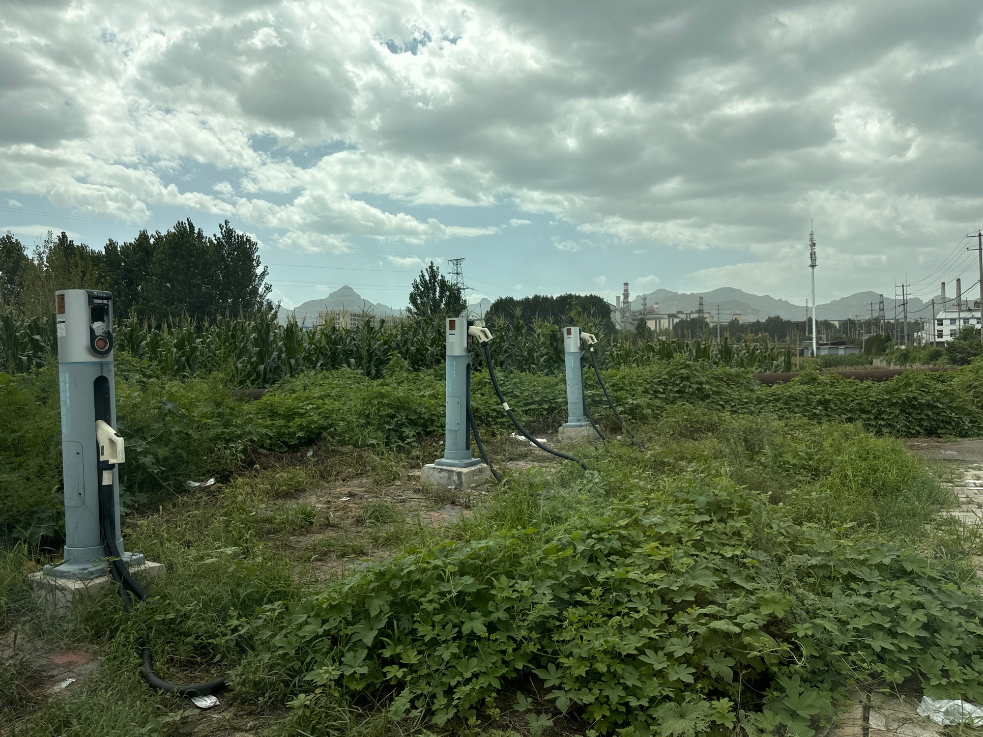 特来电汽车充电站(井陉矿区工业泵厂充电站)
