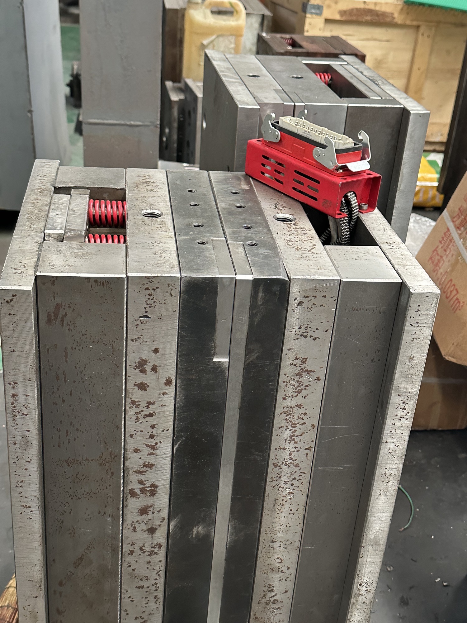 石家庄市富辉精密模具有限公司