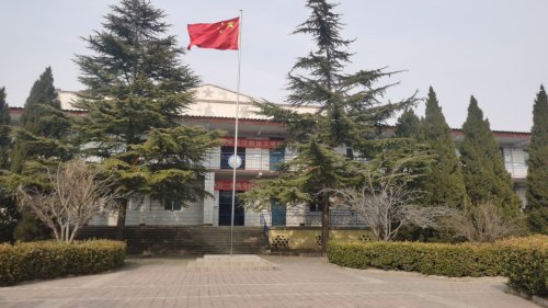 上安镇上安东村小学