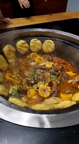 灶台王铁锅炖(新华街店)