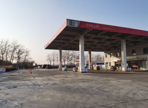 汽车充电站(中国石化深泽门口充电站)