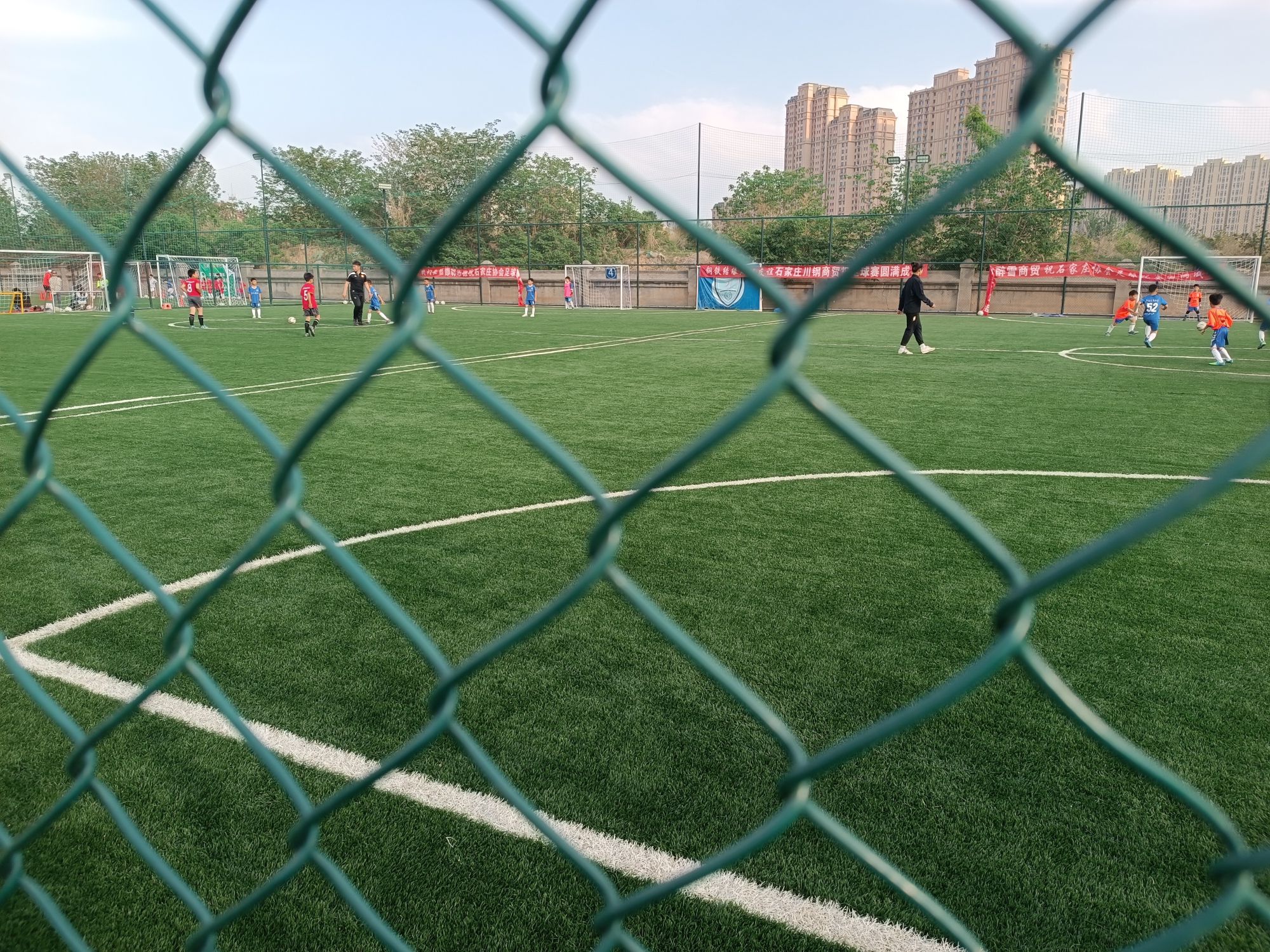 东垣骄子足球公园