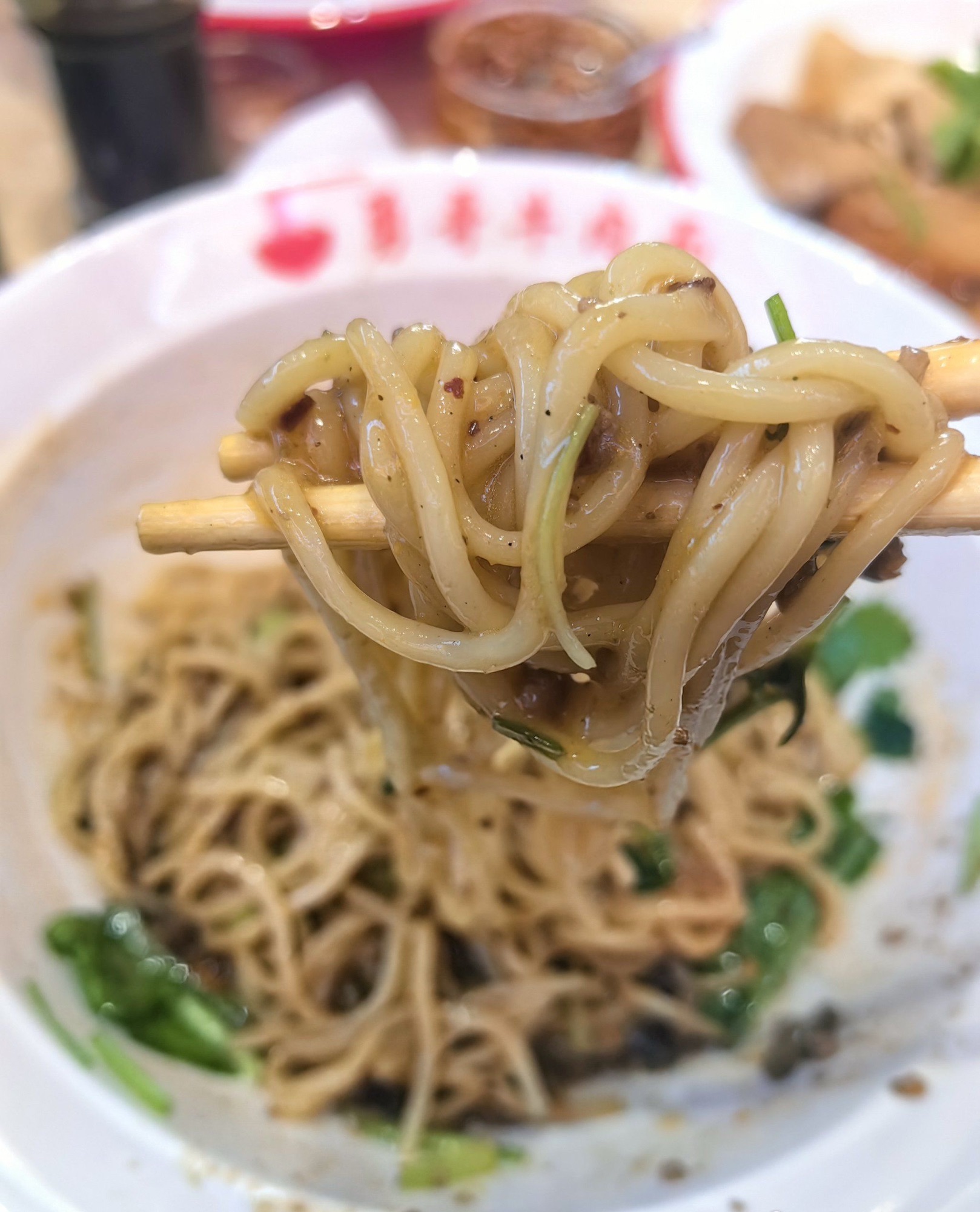 勇哥超大碗牛肉面