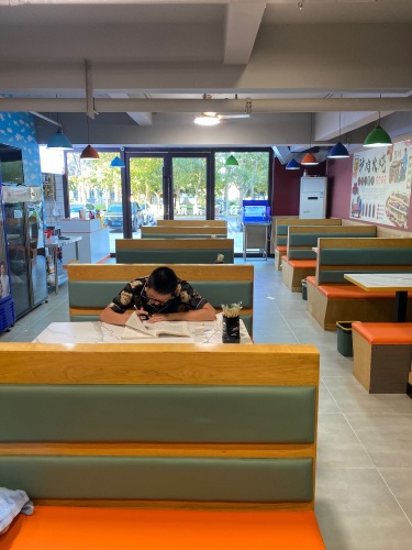 荣福兴驴肉火烧(机场店)
