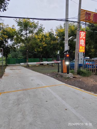 友电集团汽车充电站(河北青年干部学院路东)