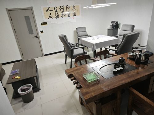 出来玩麻(24小时自助棋牌室)