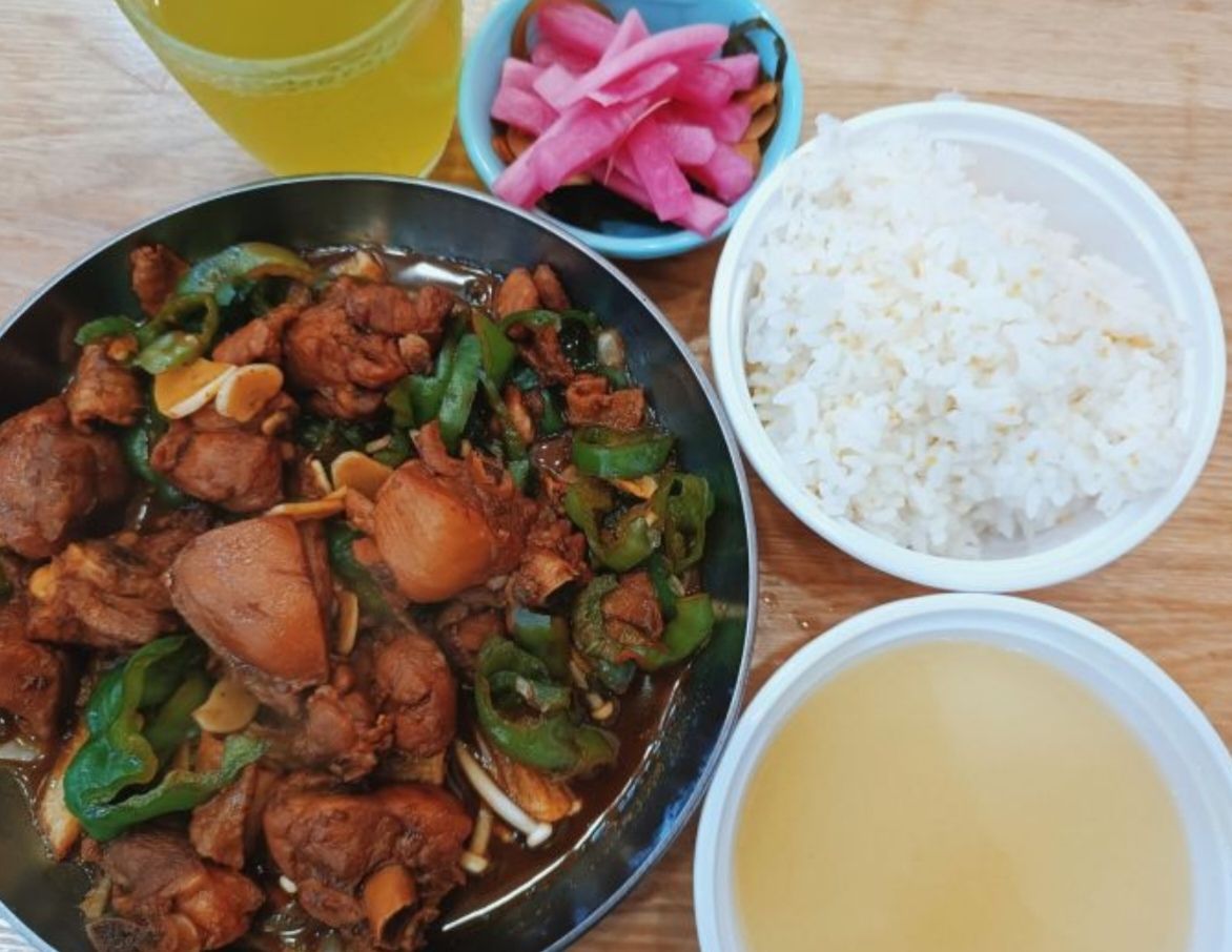十二椒炒鸡饭(天山银河广场店)