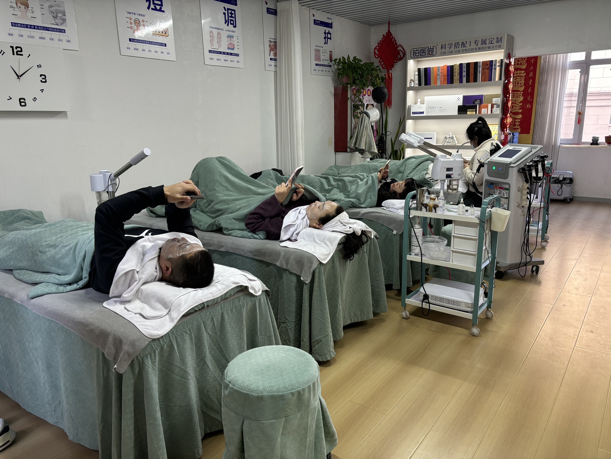 铂医堂祛斑祛痘去敏问题皮肤修复中心