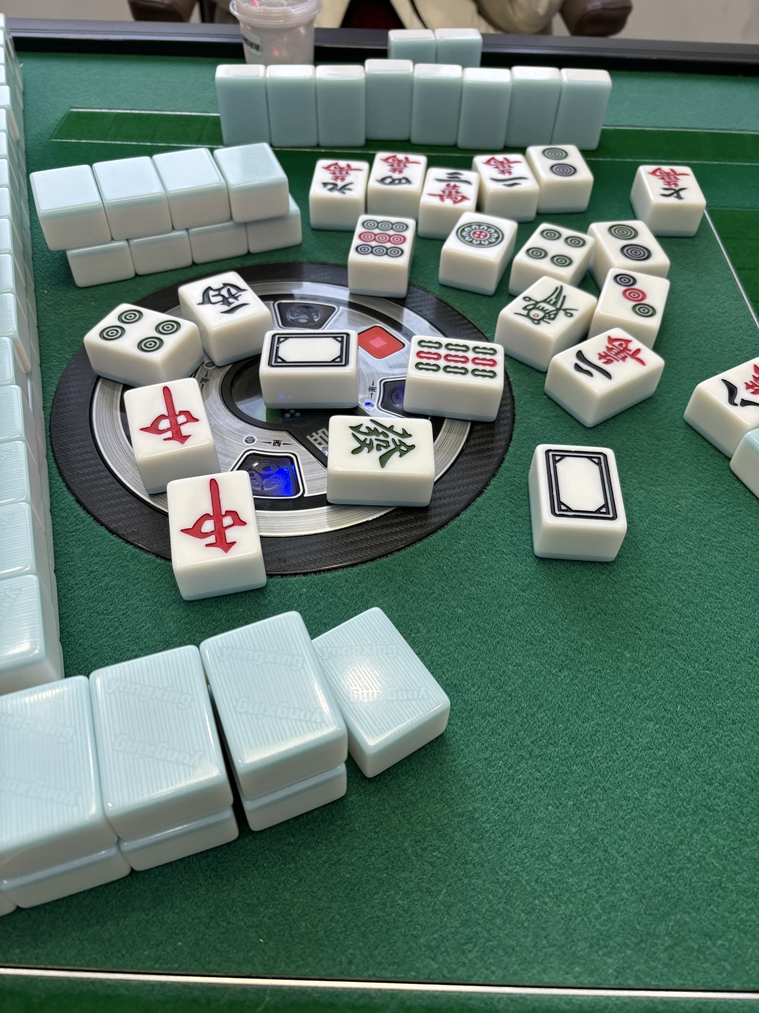 胡小麻24小时棋牌室