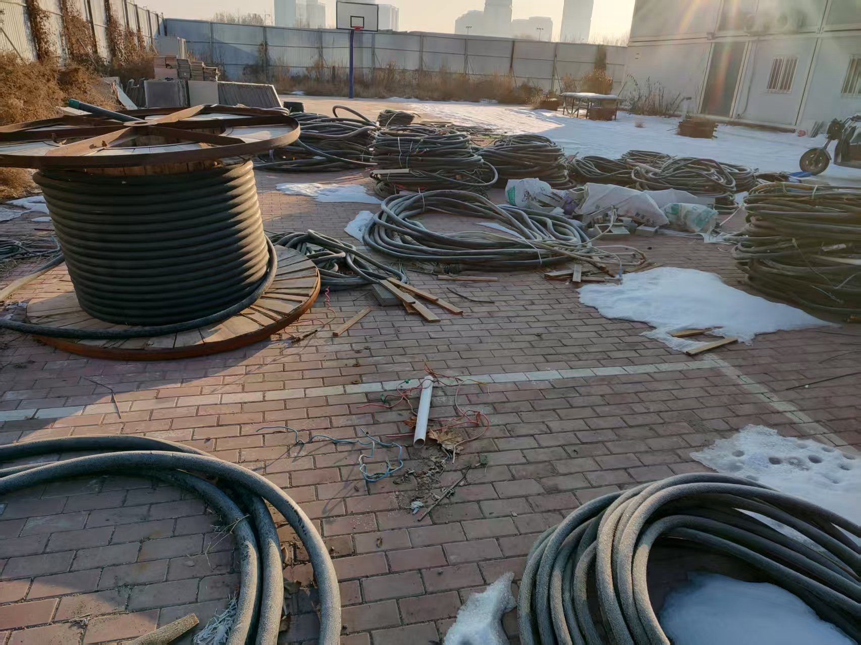 高价大量回收铜铝铁电线电缆