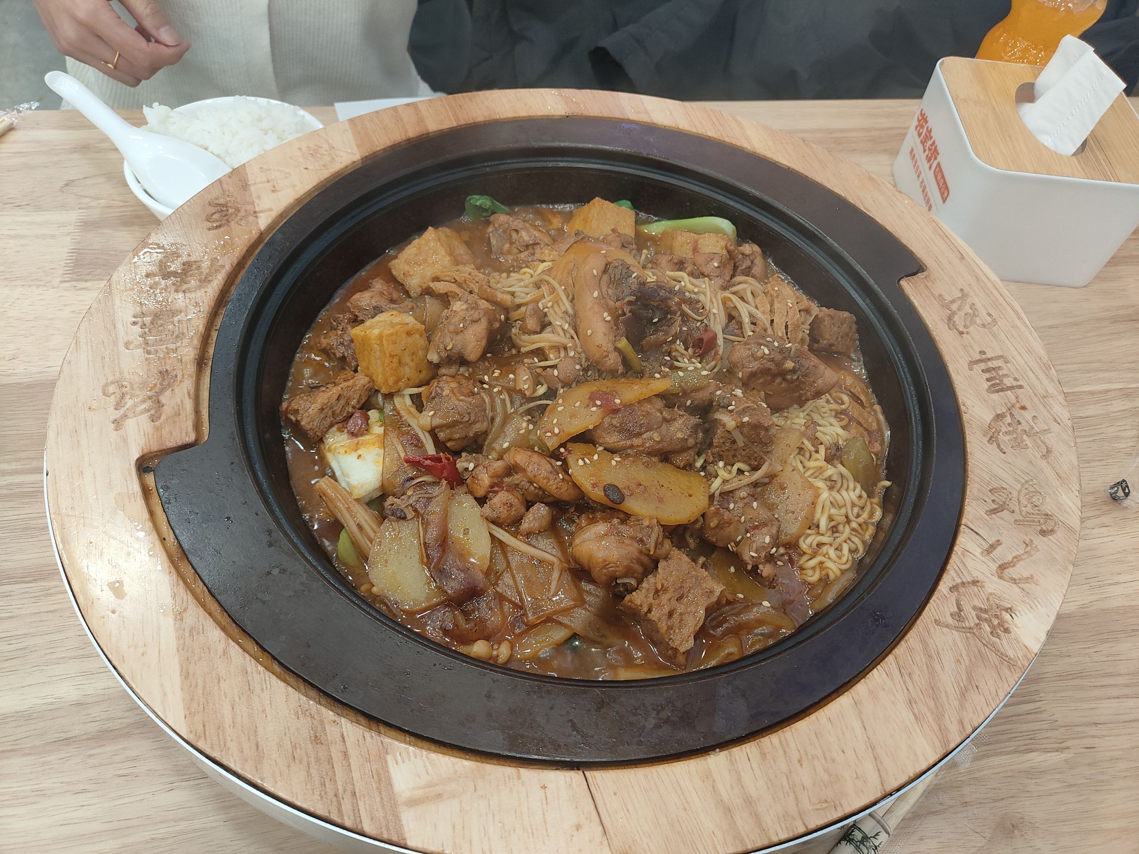 花宝街石锅鸡公煲(河北石家庄赞皇县赞皇海渡店)