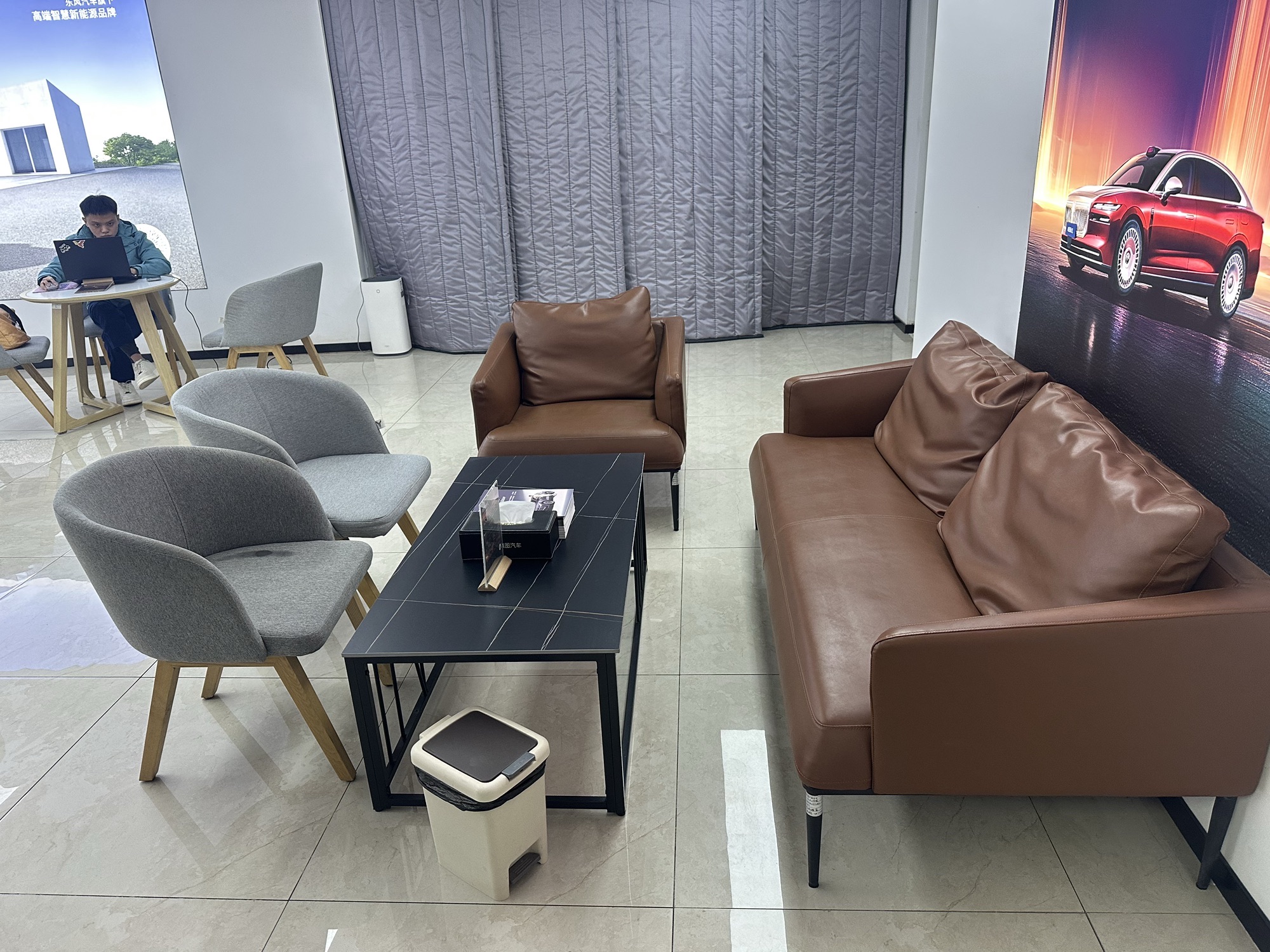 岚图展厅石家庄北国未来城店